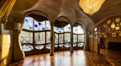 Ornate interior of Casa Batlló in Barcelona showcasing Gaudí's unique architecture.