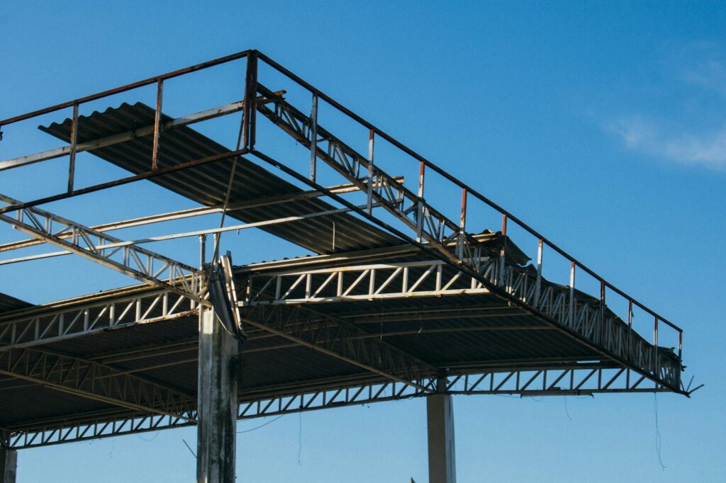 Why D Metal Roofing Is Gaining Popularity Among Builders