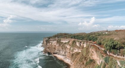 Explore the stunning coastal cliffs and ocean views at Uluwatu, Bali, with natural beauty.