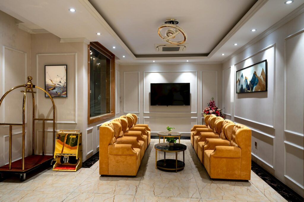 Amsterdam Hotel Trends: Where Design Meets Comfort